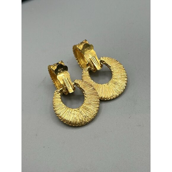 Kenneth Lane Signed Door Knockers Clip On Gold & Cream Enamel Removable Dangles - Picture 9 of 12